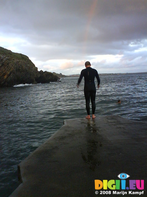 JTP00189 Marijn contemplating to dive at Guillemene with Rainbow